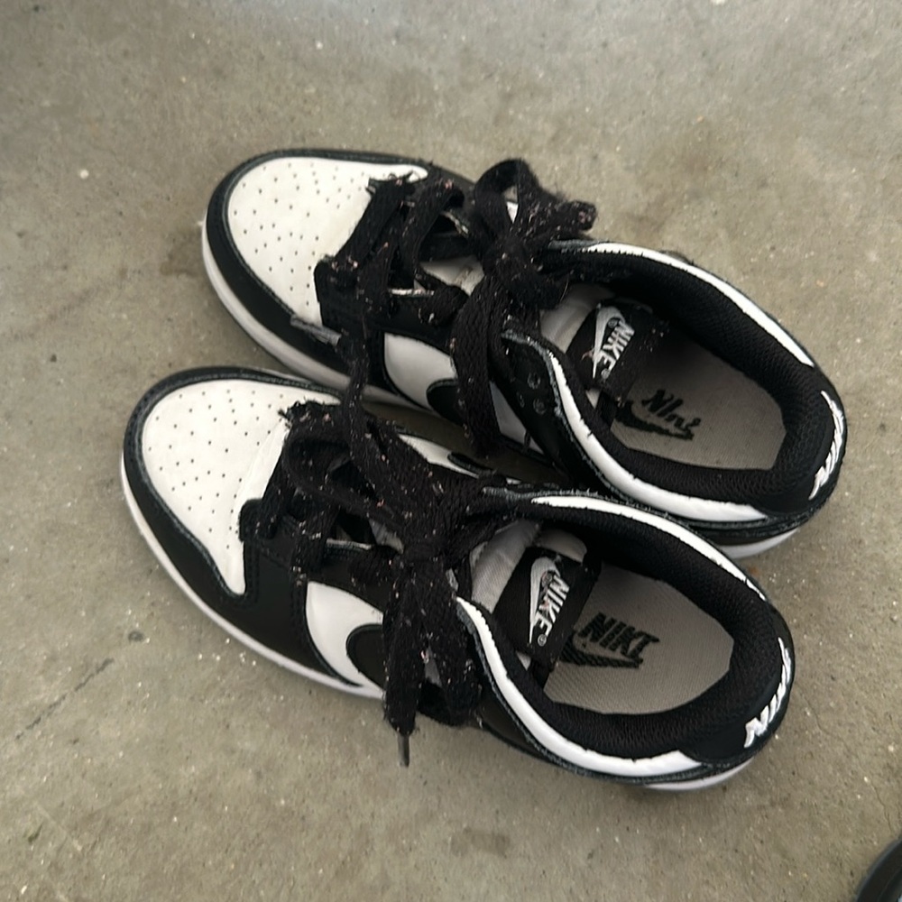 BLACK AND WHITE KID 12c NIKE DUNK